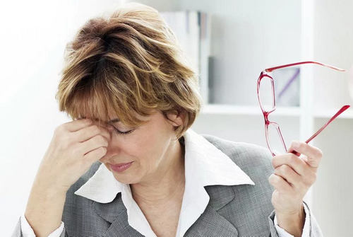 Как проявляются симптомы менопаузы